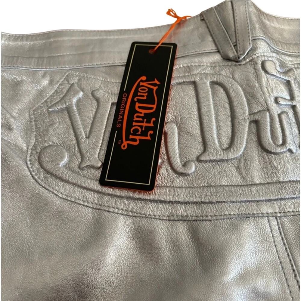Von Dutch Metallic Silver 100% Leather Shorts Embossed Logo L NWT - Picture 2 of 7